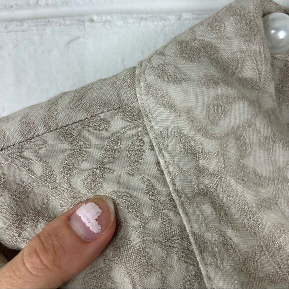 CP Shades Neutral Vine Leaf Embroidered Button Down Long Sleeve Top Size M - Picture 9 of 10